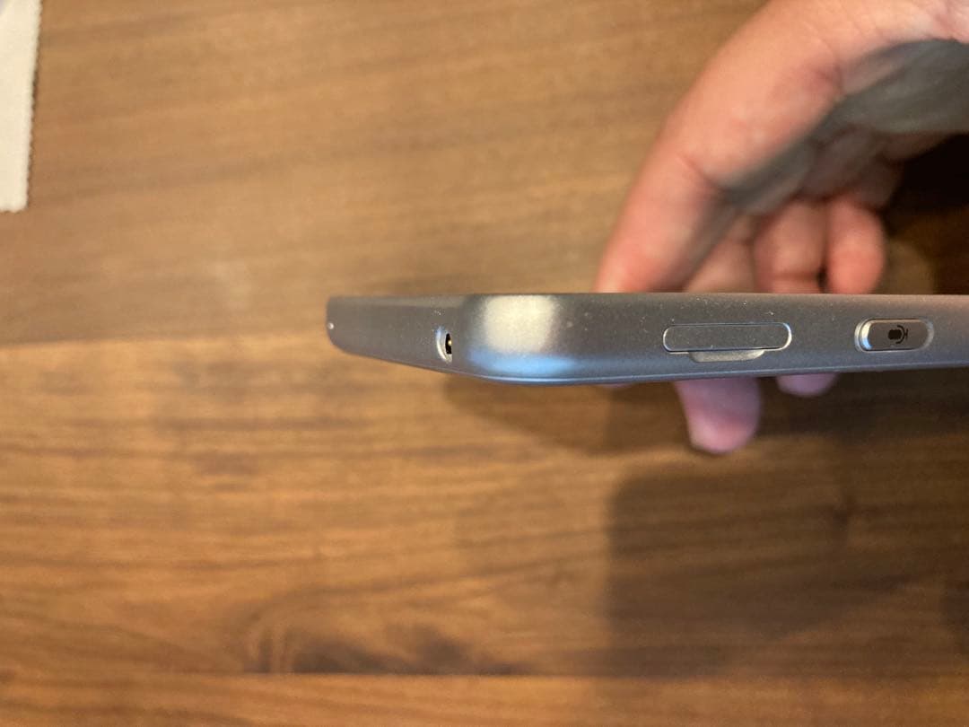 SHG09 BASIO active スマートフォン本体