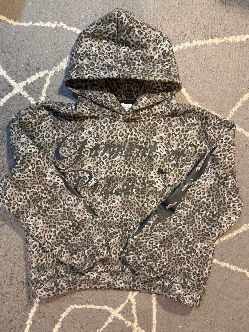 Prayersavenu ヒョウ柄 フード付きパーカー