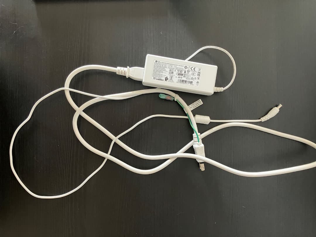 LGディスプレイ 32UN500-W 31.5インチ/4K/HDR/