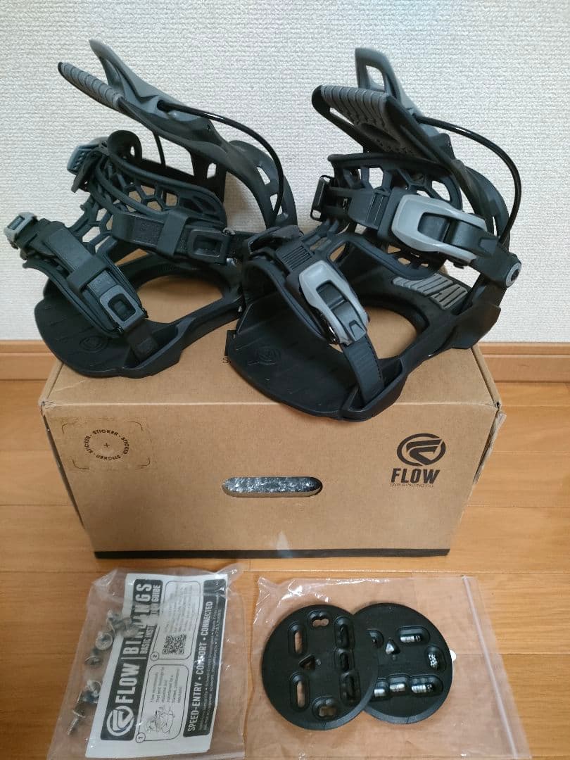 FLOW(フロー)　NEXUS LTD　Mサイズ(22.5〜26.5cm)