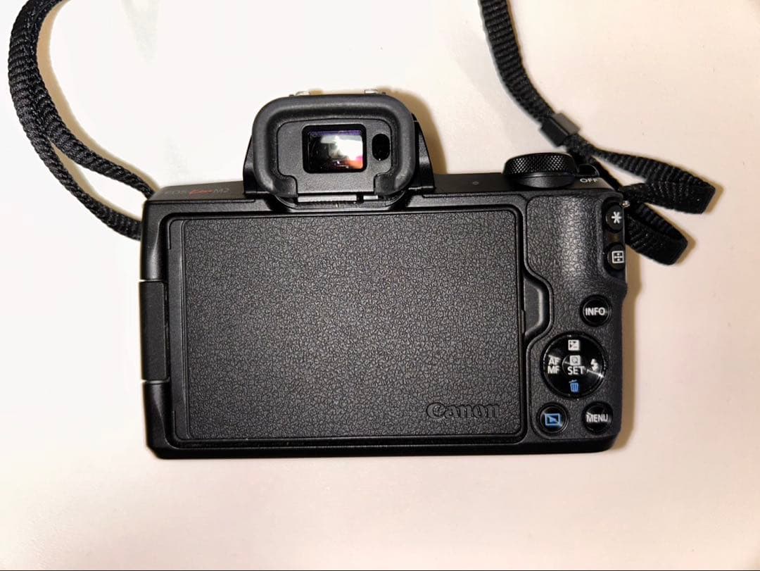 Canon EOS Kiss M2 ダブルズームキット5年保証★本日限定価格