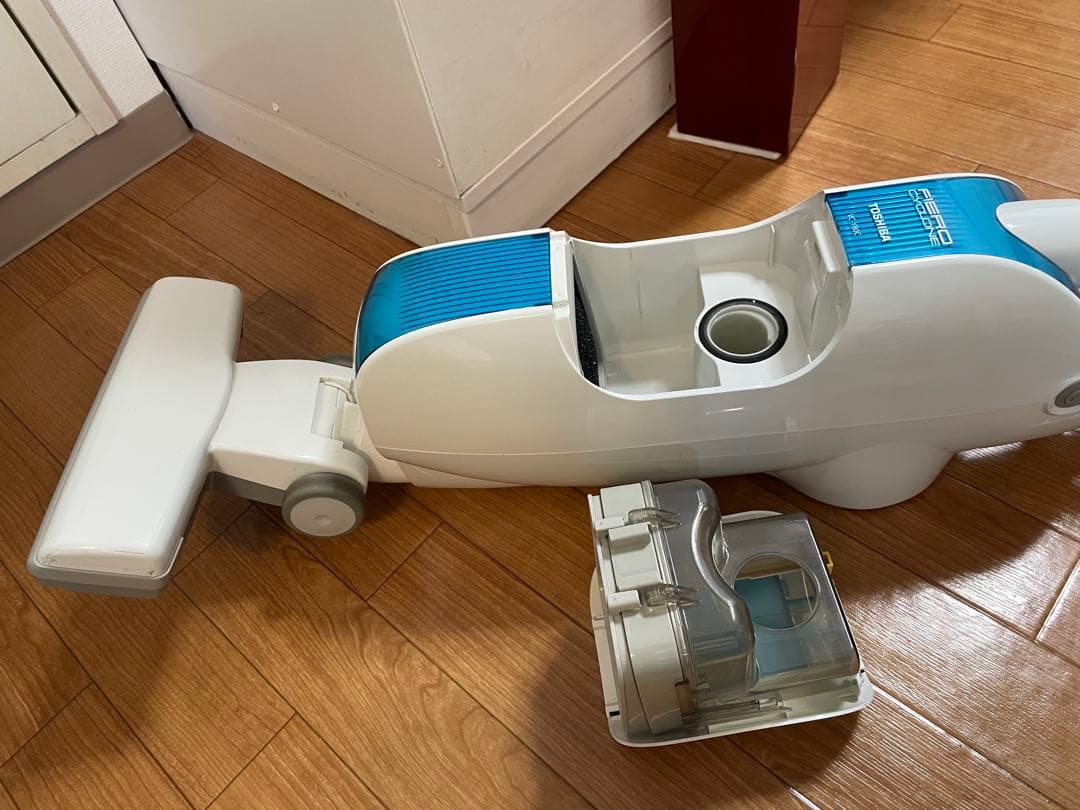 東芝TOSHIBA コンパクト多機能掃除機cafe用に買って数回のみ使用