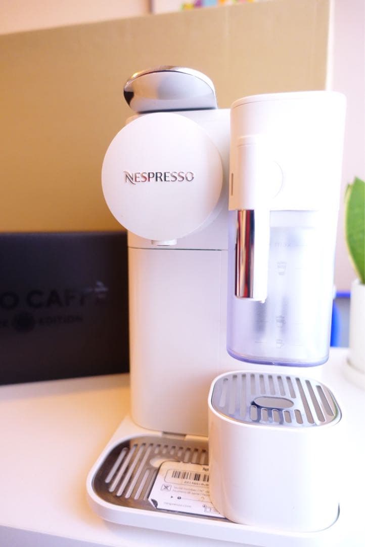 ネスプレッソ　F121-WH-W
