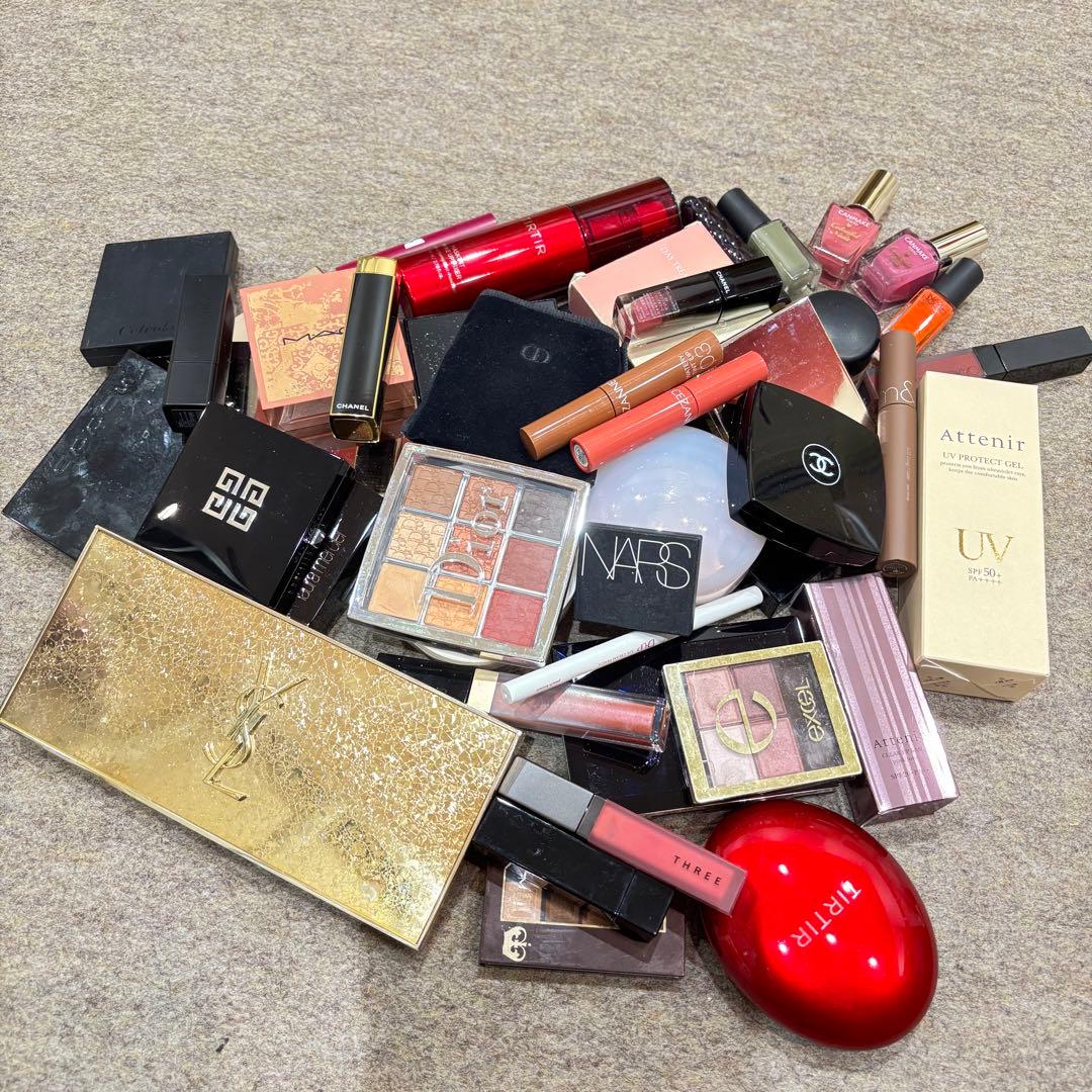 ブランド　デパコス多め！　コスメ　化粧品大量纏め売り約40点