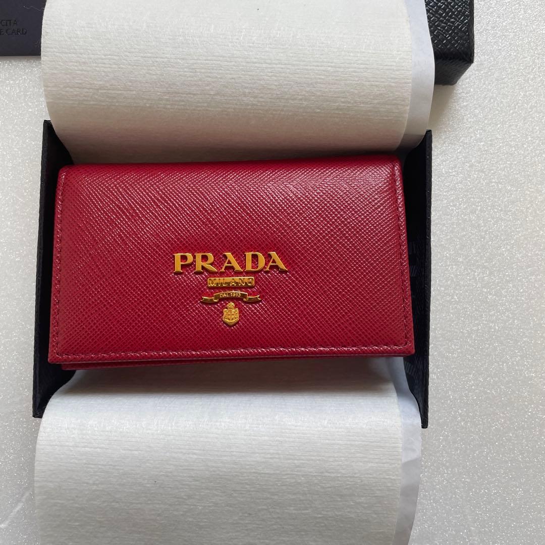 新品未使用 PRADA レザー 名刺入れ レッド