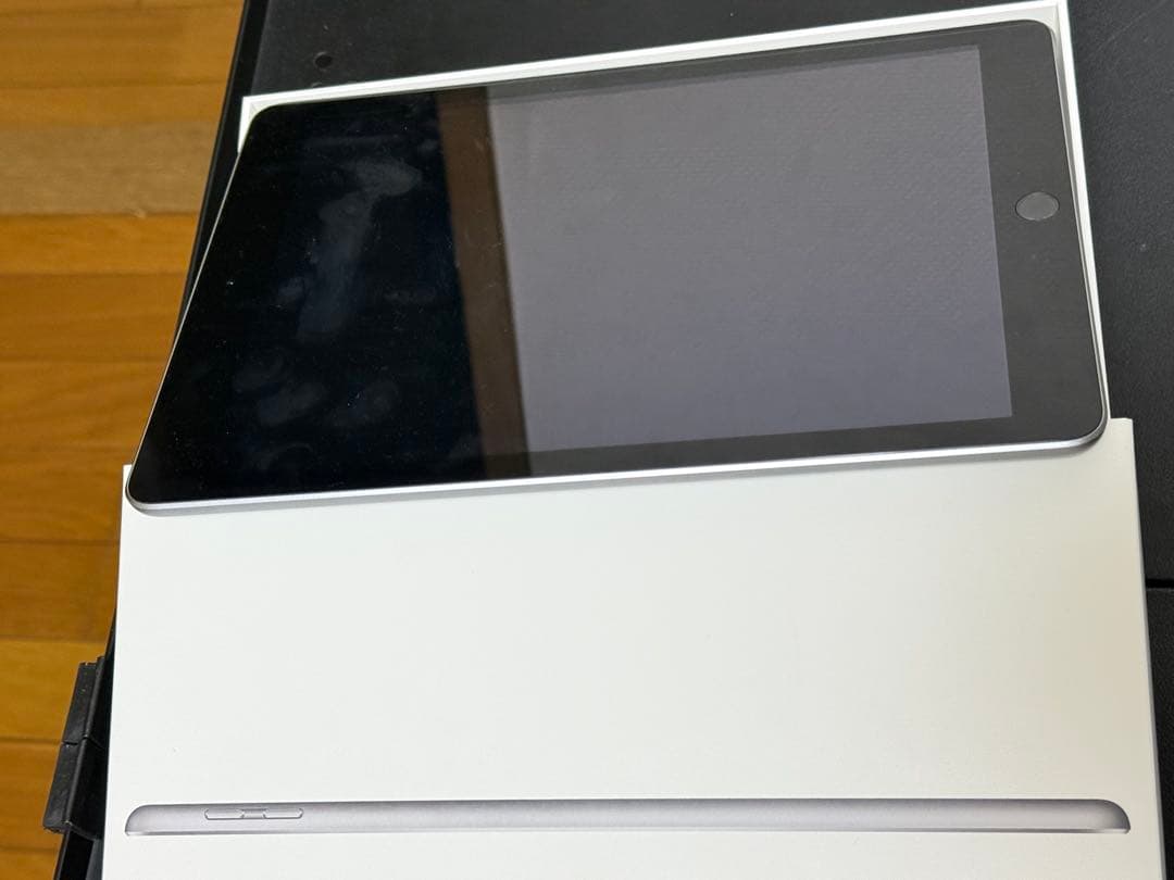 Apple iPad 第五世代 スペースグレー 本体