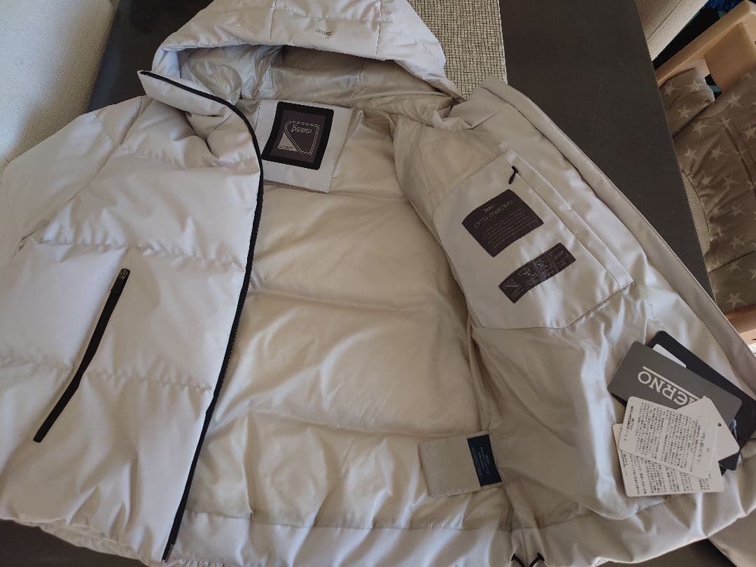 【新品タグ付き】Herno アイスグレー ダウンジャケット 38