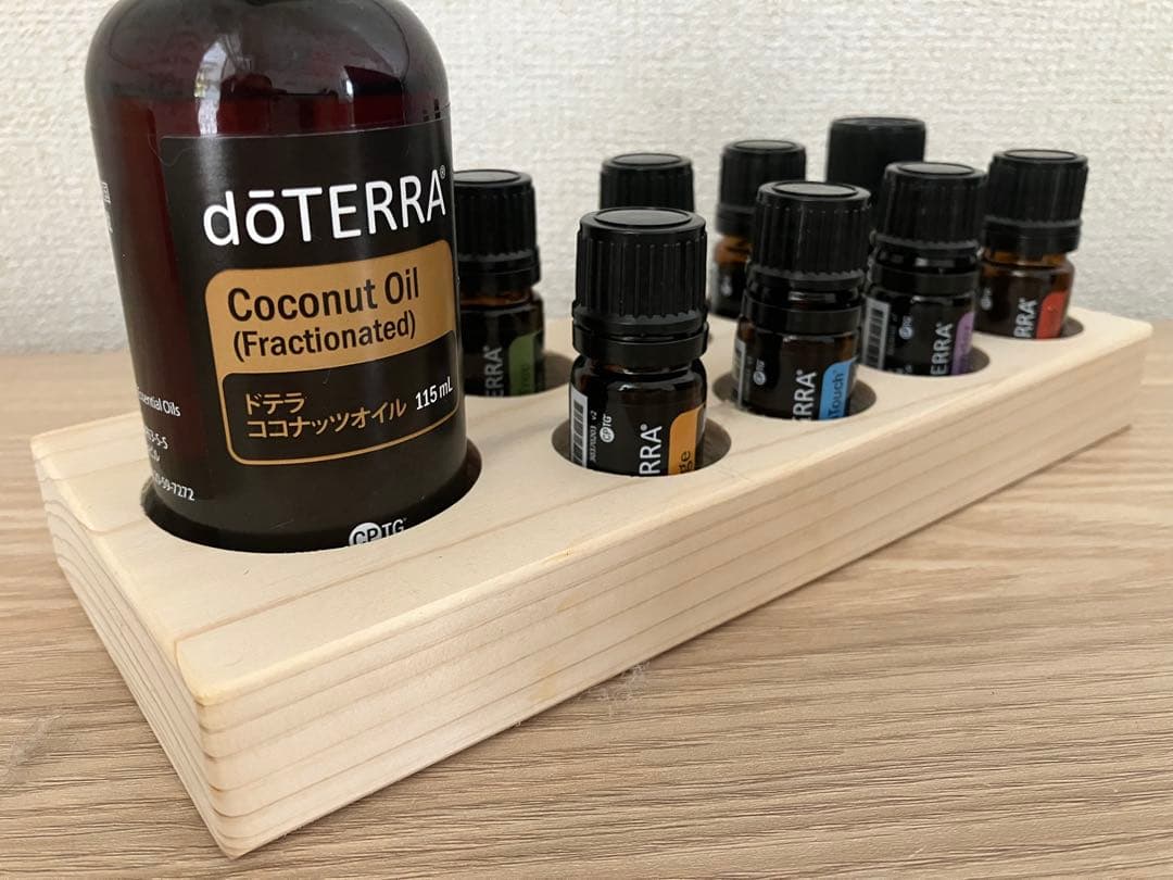 檜のアロマオイルスタンド付き！ ドテラ　アロマタッチキット