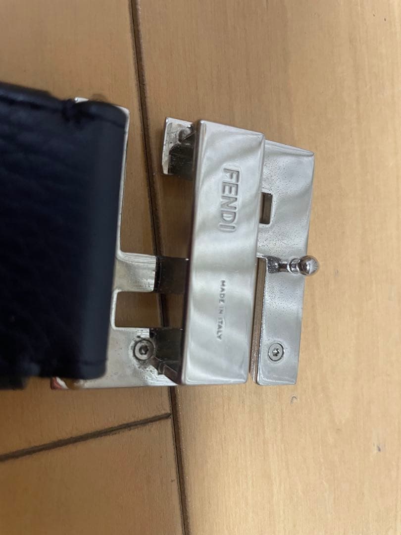 Fendi ネイビー レザーベルト Fロゴバックル モンスターアイズ