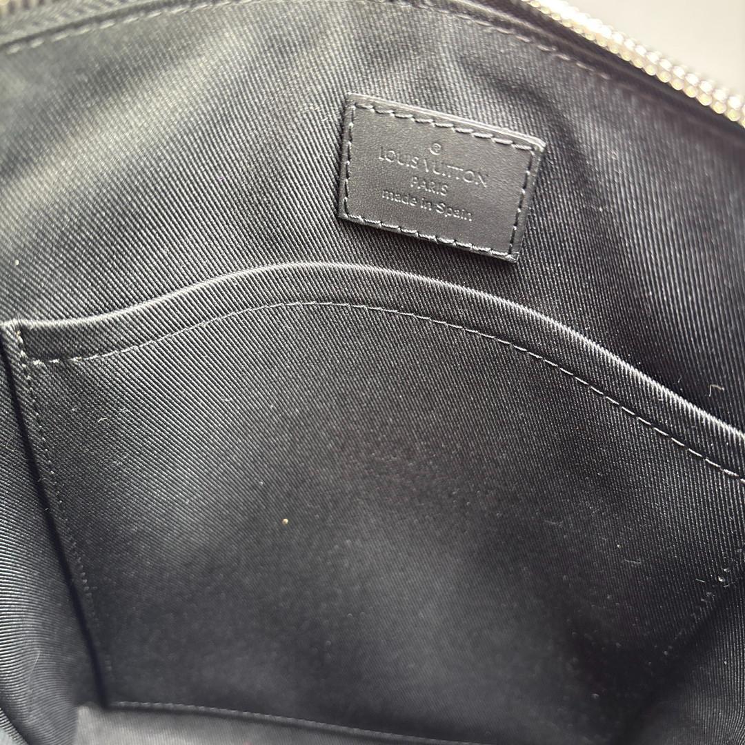 新品同様 ルイヴィトン ダミエアンフィニ ディスカバリーメッセンジャーPPM 黒