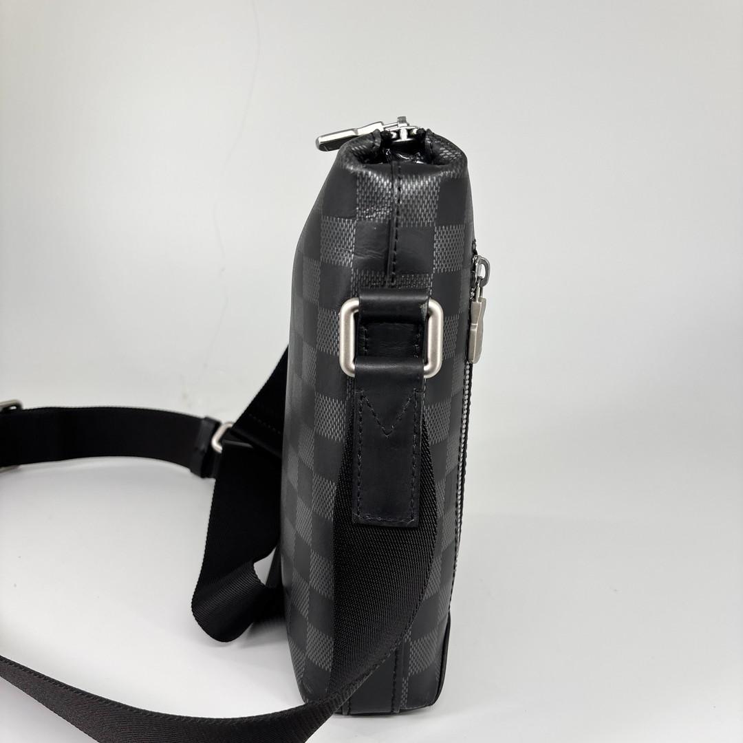 新品同様 ルイヴィトン ダミエアンフィニ ディスカバリーメッセンジャーPPM 黒