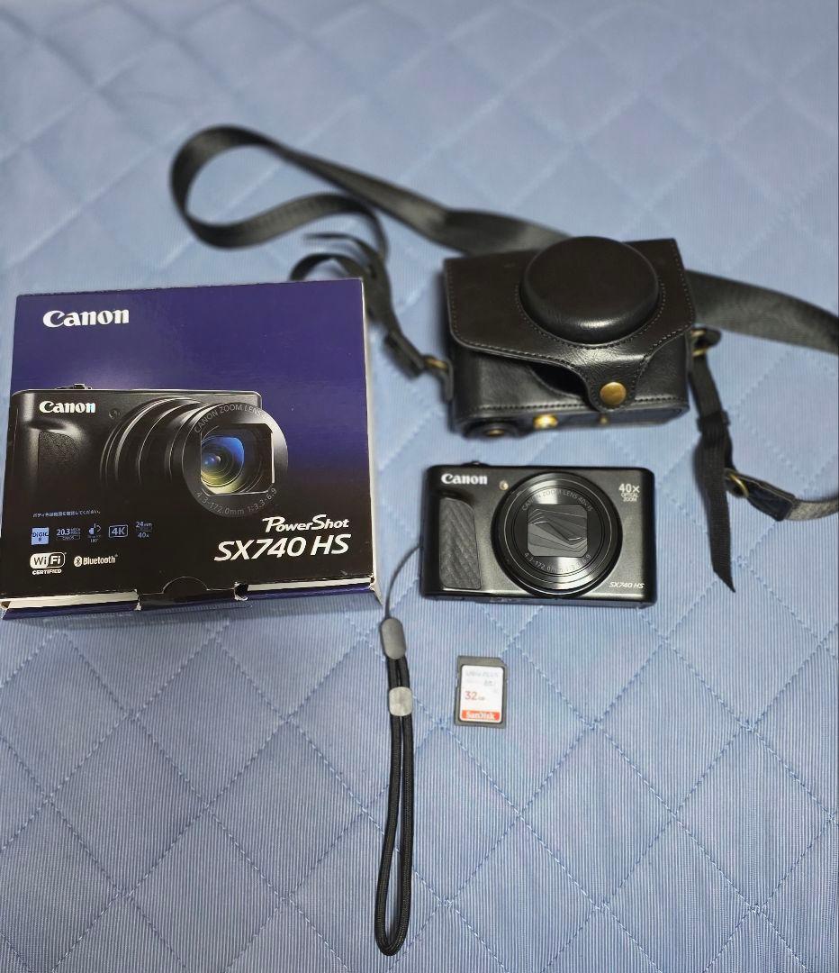 Canon PowerShot SX740 HS 本体と付属品