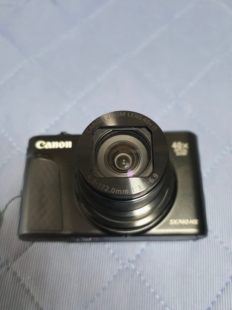 Canon PowerShot SX740 HS 本体と付属品
