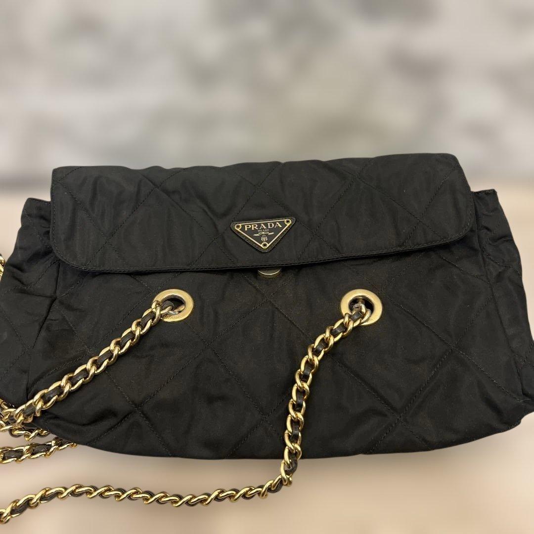 PRADA キルティング　ブラック