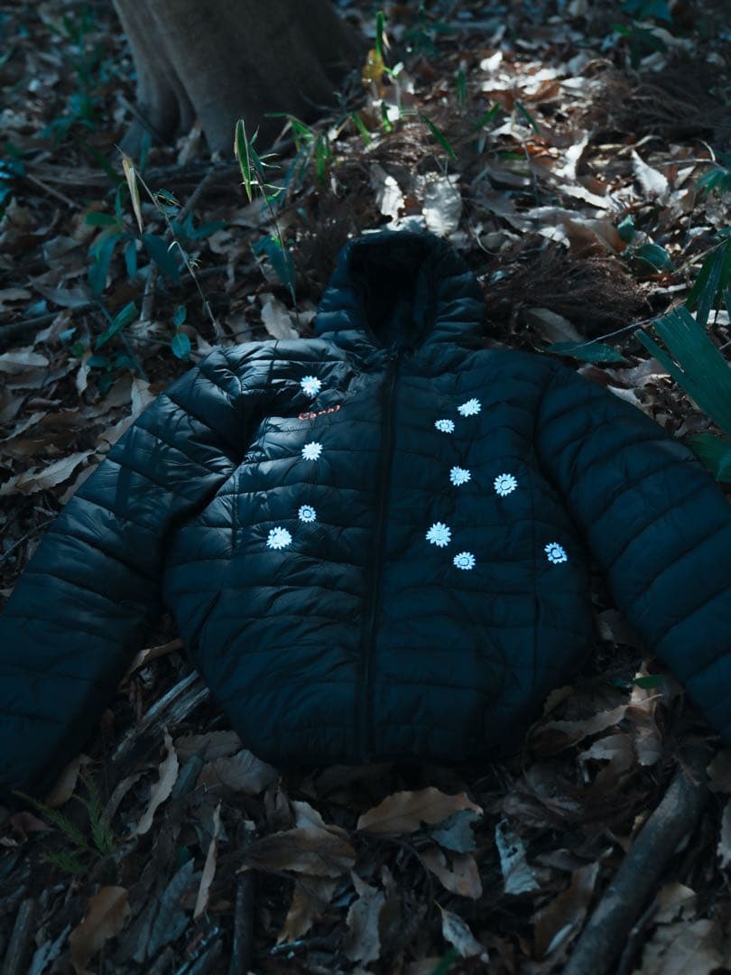 きょーすけ様　花刺繍入りのパテッドジャケット(フード付き)