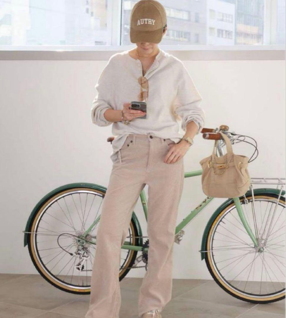 新品未使用タグ付き　AUTRY キャップ　ベージュ