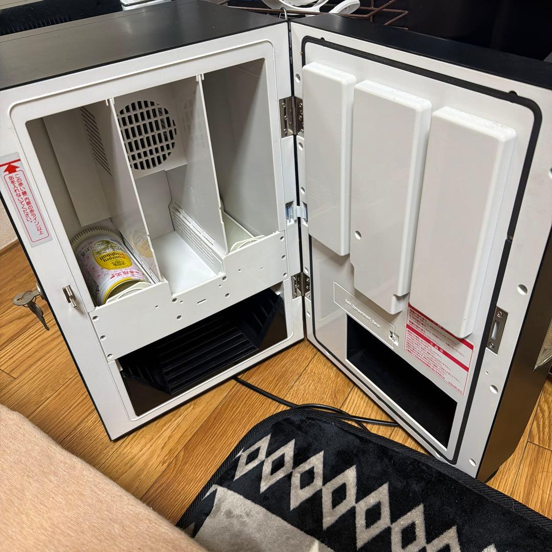 自動販売機型保冷庫　冷蔵庫　 avm-400