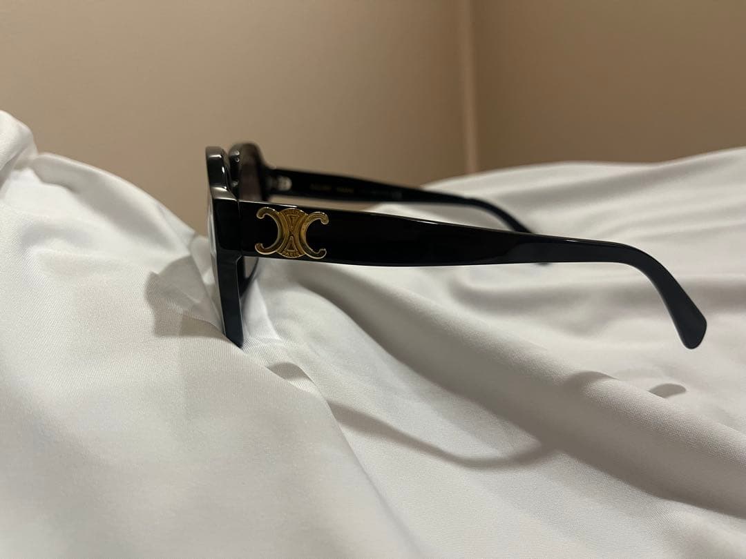 CELINE PARIS サングラス ケース、箱、クロス 付き　ユニセックス