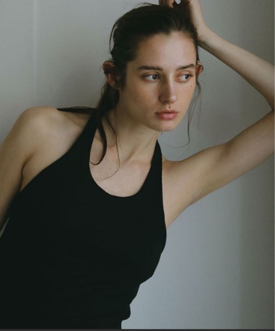 新品未使用　etre tokyo ホルターネックカップイントップス