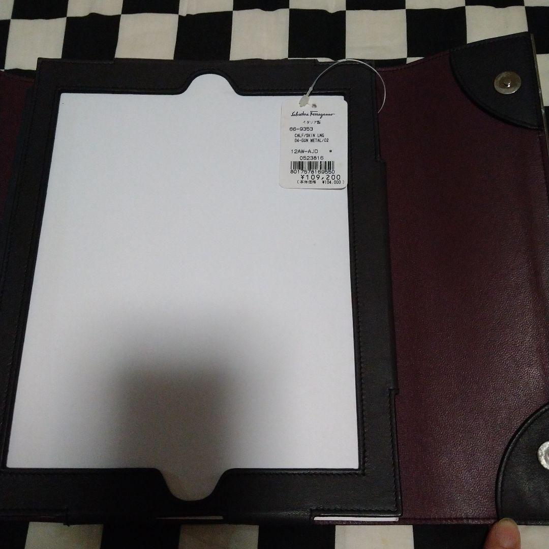 フェラガモ　タブレットケース　iPadケース