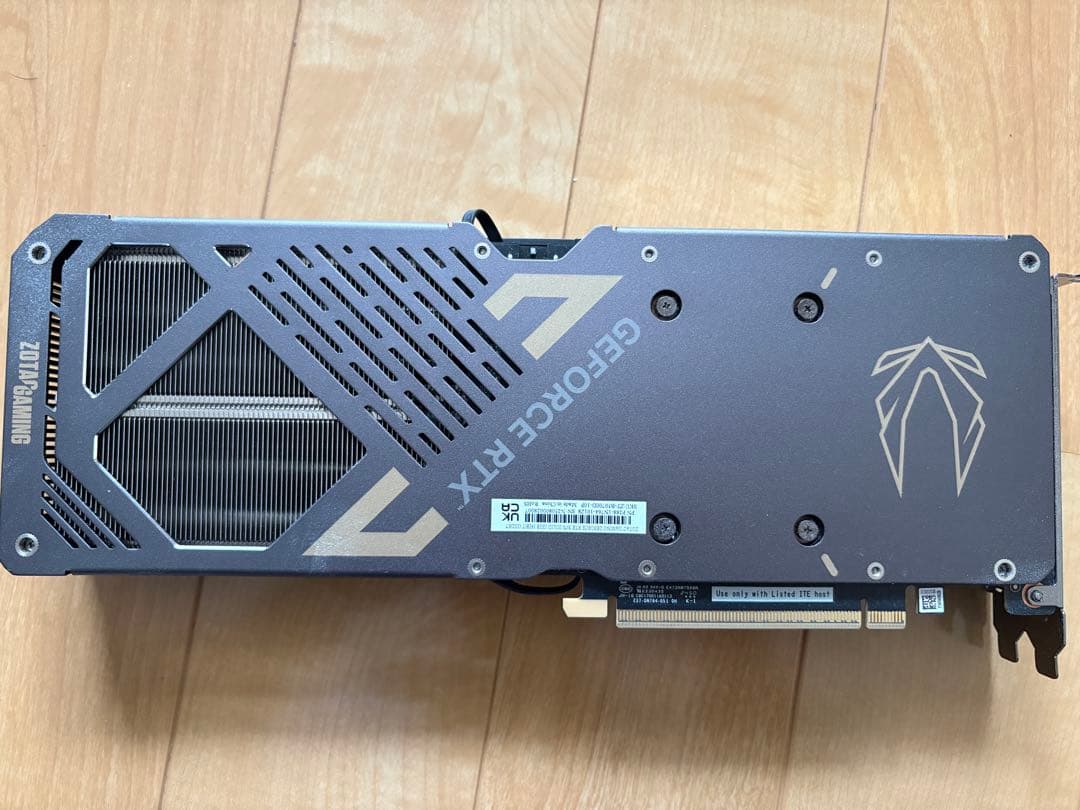 ZOTAC RTX5070 12GB 箱付き