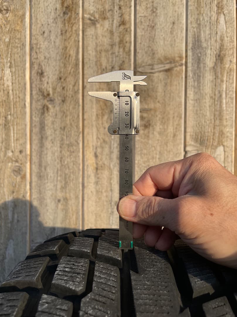 【天優さま専用】 【送料込み】 ランクル80　純正ホイール　スタッドレス