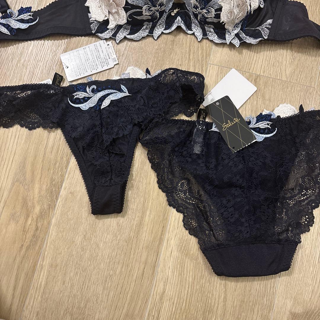 新作ワコール サルート22グループ ブラ D70 ショーツ　Tバック　ソング