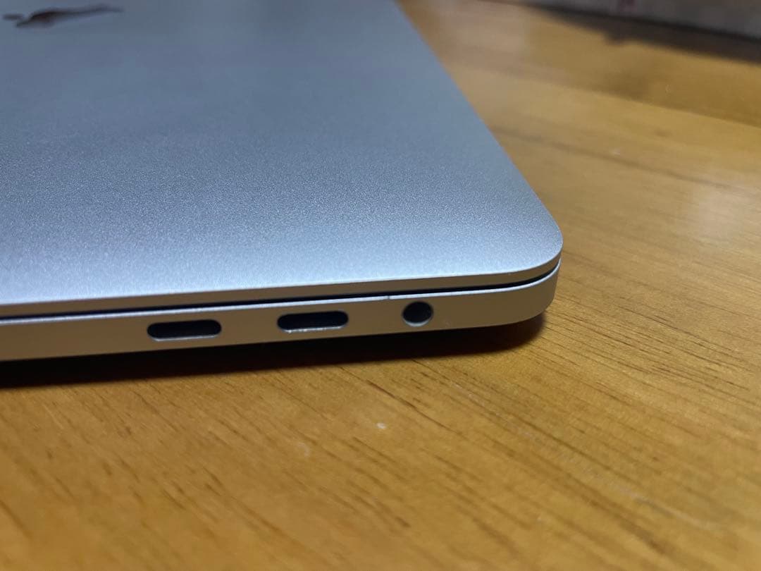 MacBook本体 Apple MacBook Pro 2018 intel 8gb 256gb