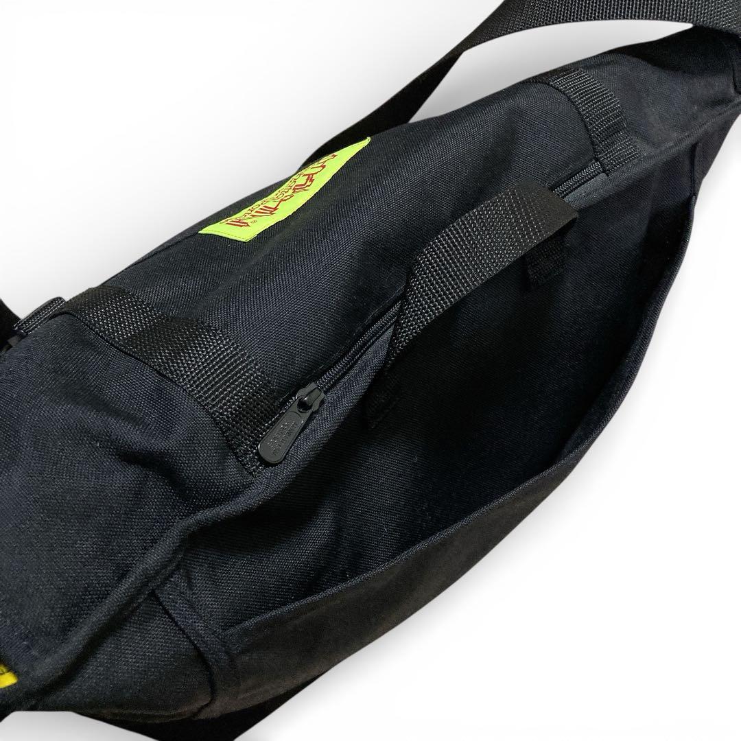 ほぼ新品　定価2万 A3収納 防水 マンハッタンポーテージ メッセンジャーバッグ