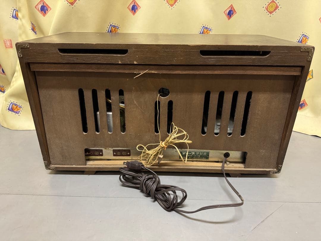 希少　早川電機　シャープ　真空管ラジオ　6A-31型