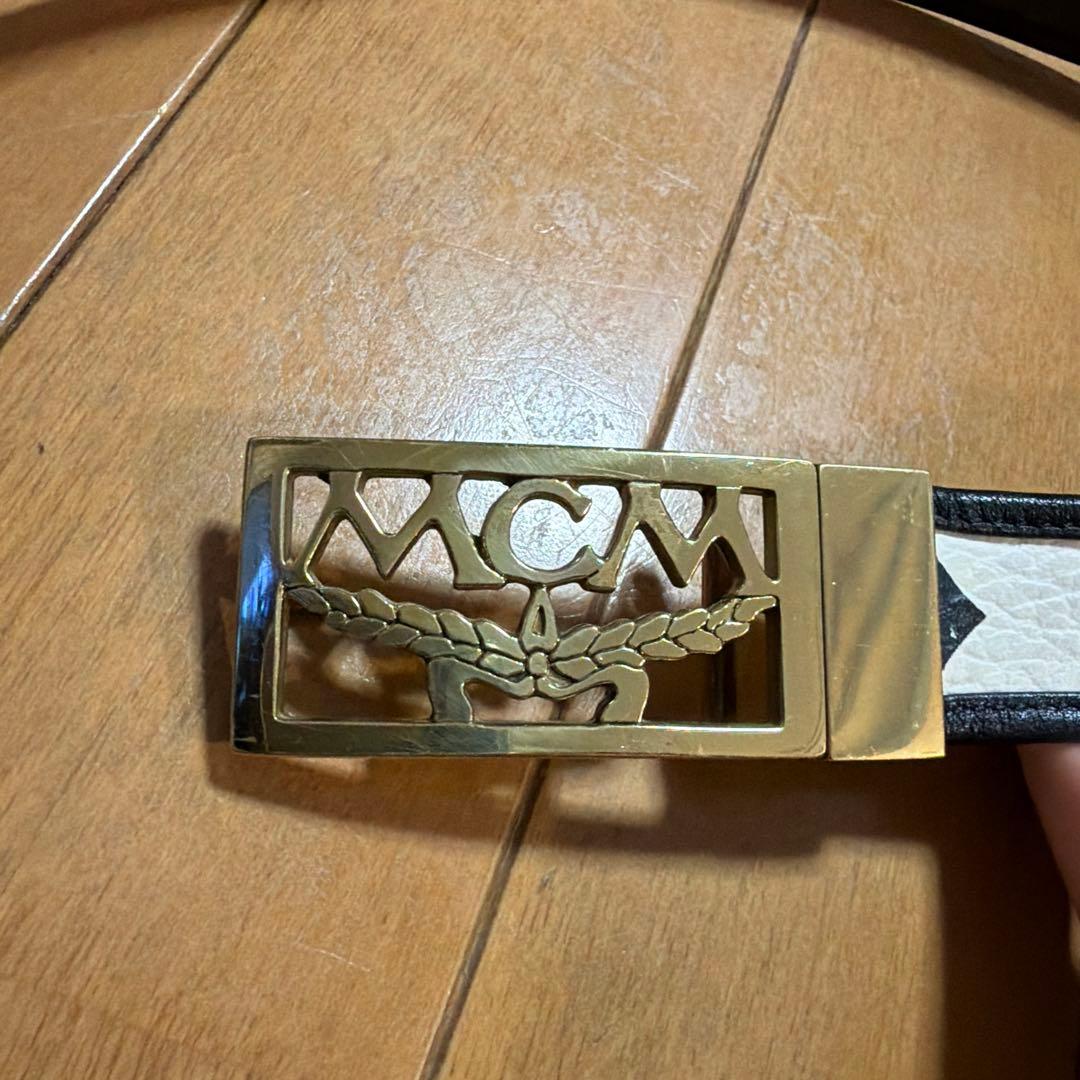 MCM ロゴ入り ベルト ホワイト/ブラック