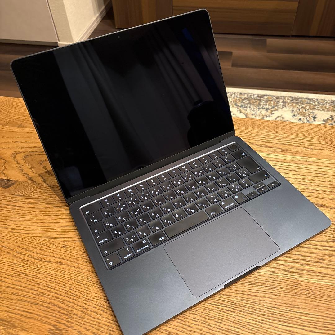 Apple MacBook Air (M2, 2022) 13.6インチ