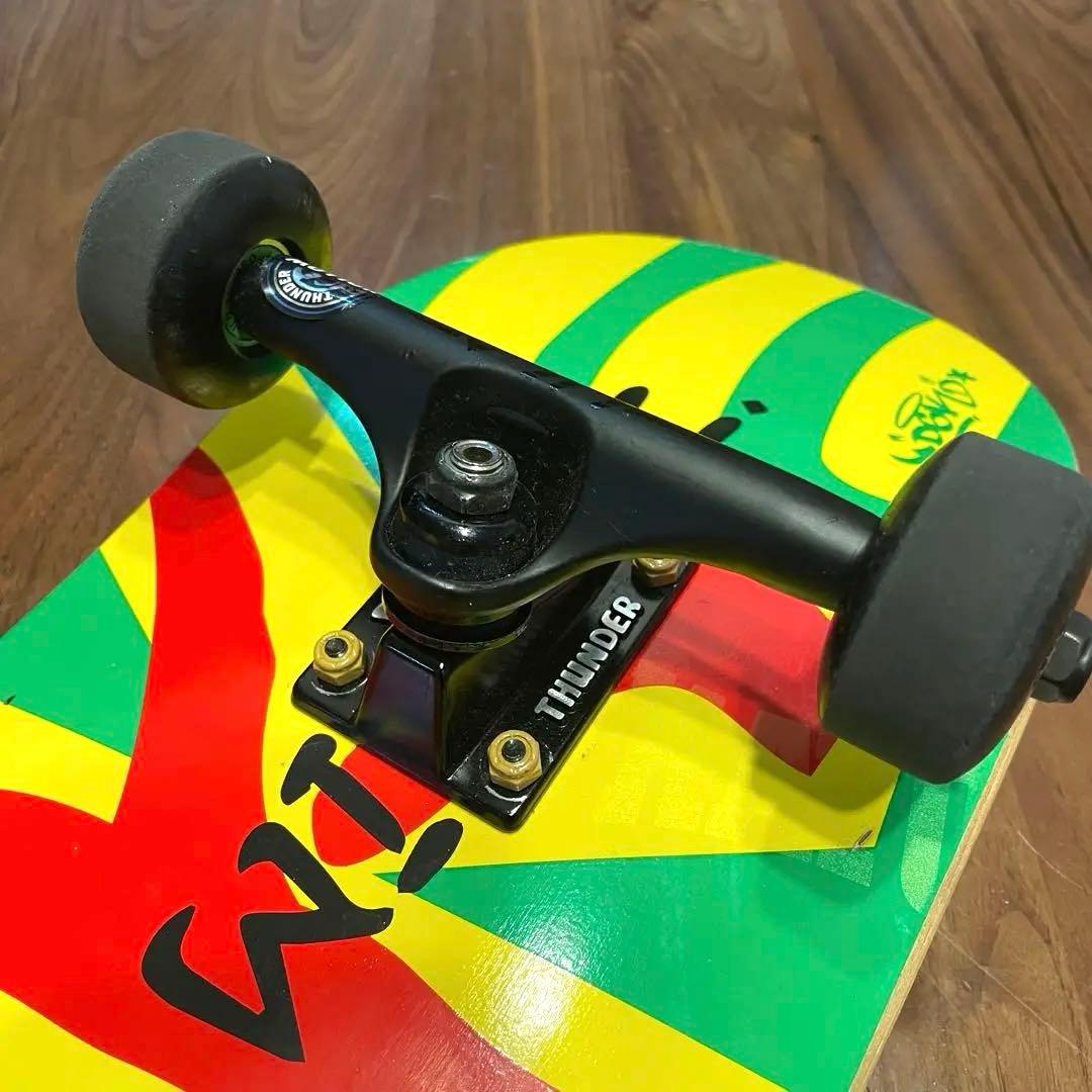 子供用　スケボー　スケートボード　コンプリート　美品　DGK サンダートラック