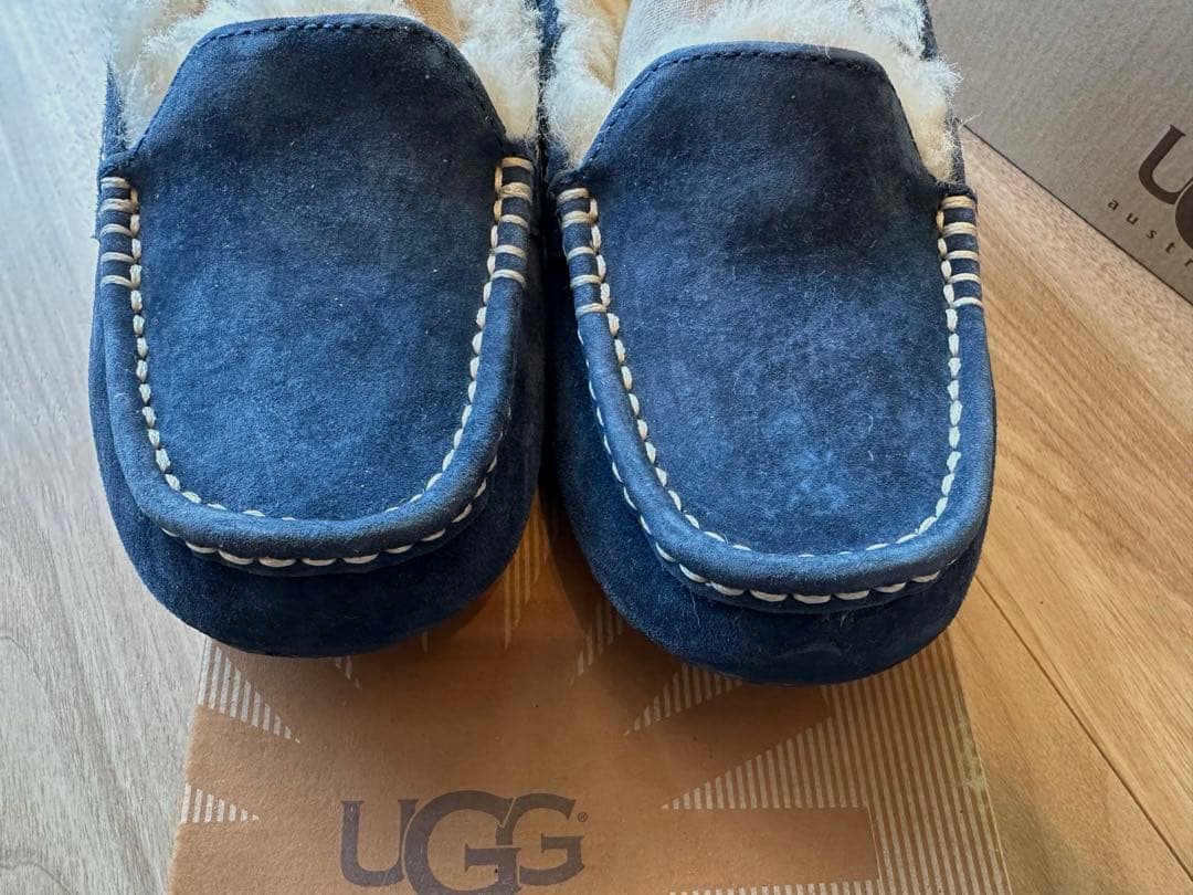 ugg 新品　モカシン　ネイビー