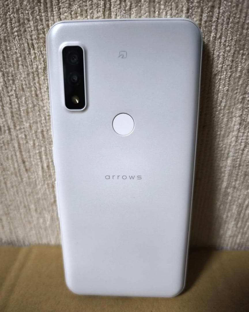 【美品】arrows We FCG01 64GB ホワイト