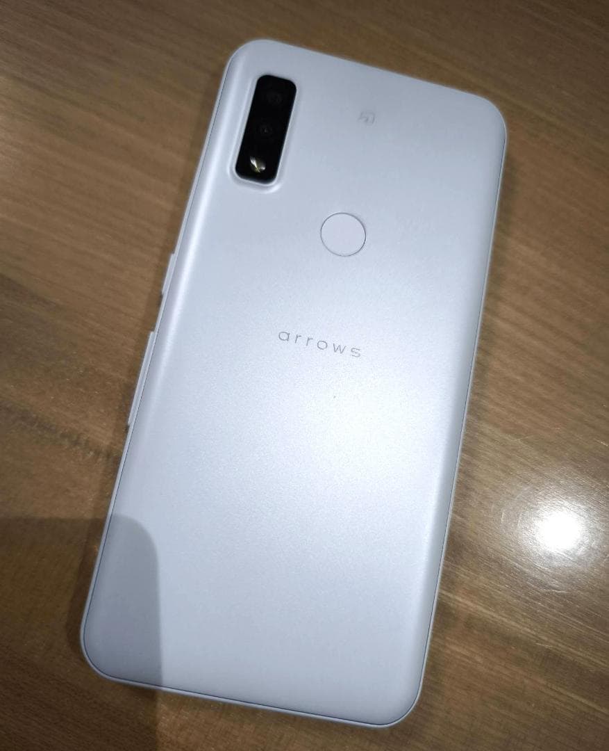 【美品】arrows We FCG01 64GB ホワイト
