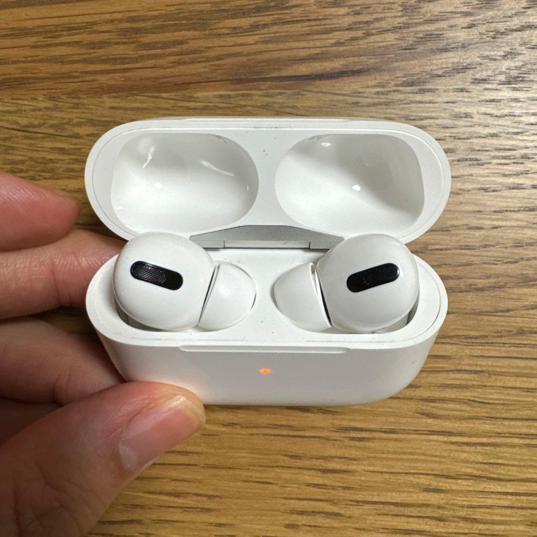 【正規品】AirPods Pro 第1世代ワイヤレス充電　ライトニング端子モデル
