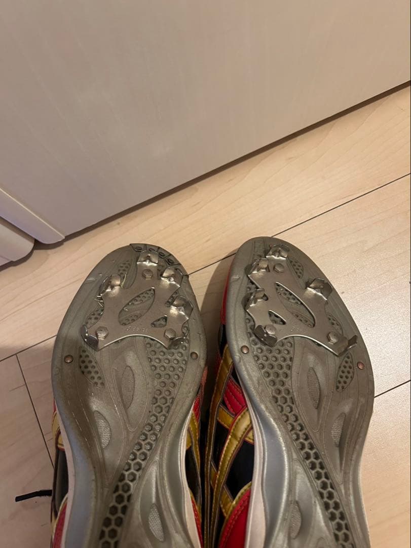 asics 赤黒金 スパイク　27.0㎝　六角レンチ付き