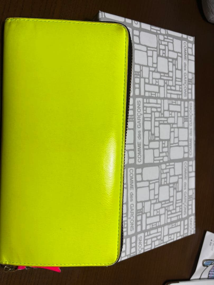 【夢見るくん】COMME des GARÇONS 蛍光イエロー長財布