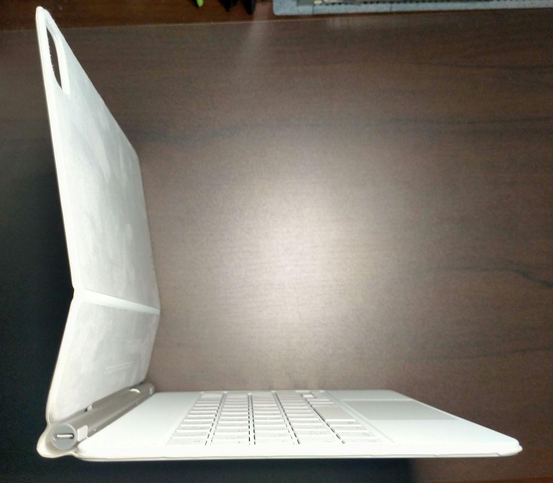 美品》iPad Magic Keyboard 白(iPad Pro 11インチ)