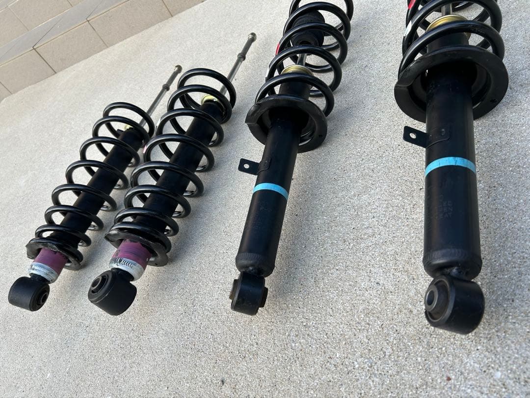 【送料込み】アルテッツァ SXE10Zエディション純正サスペンションキット