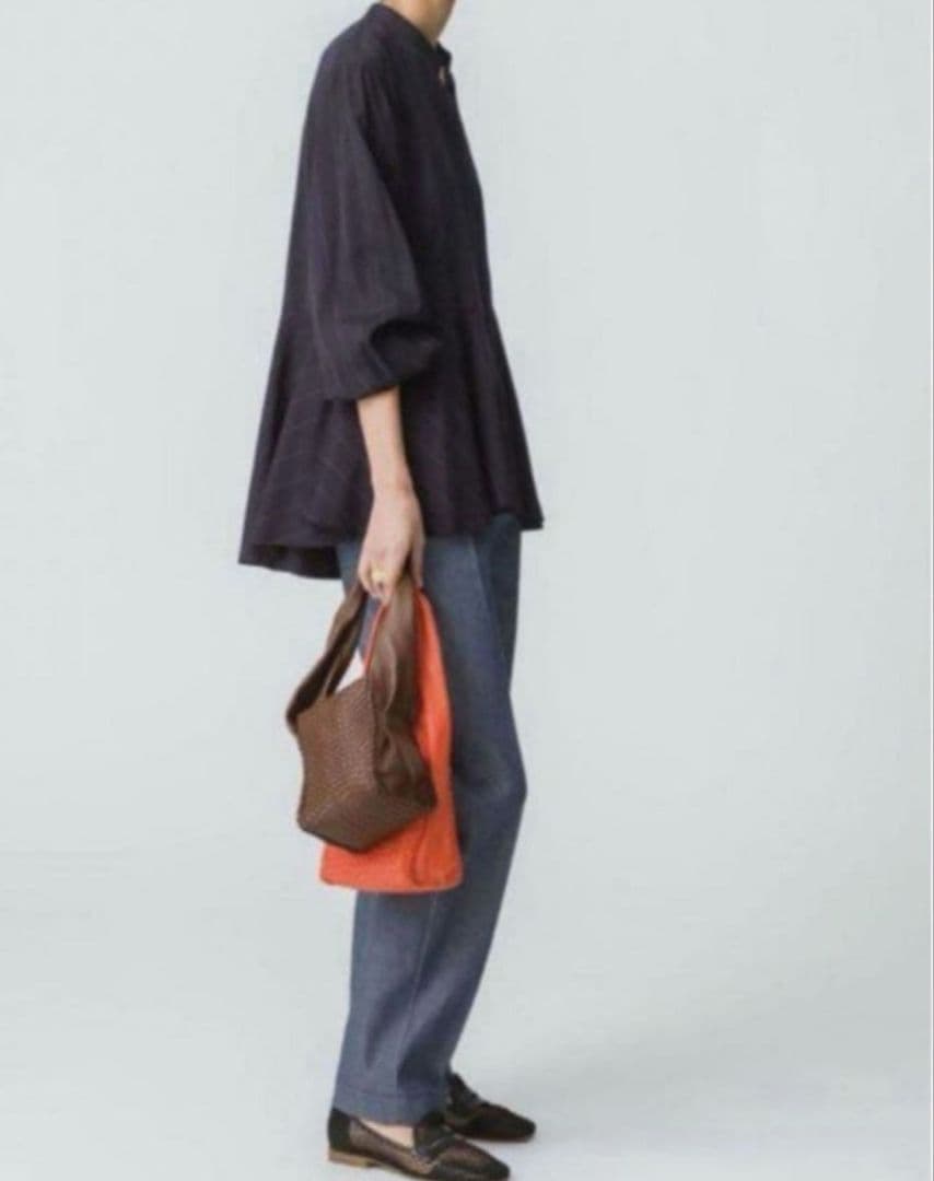 エブール　ネイビー ペプラムスタイル ブラウス