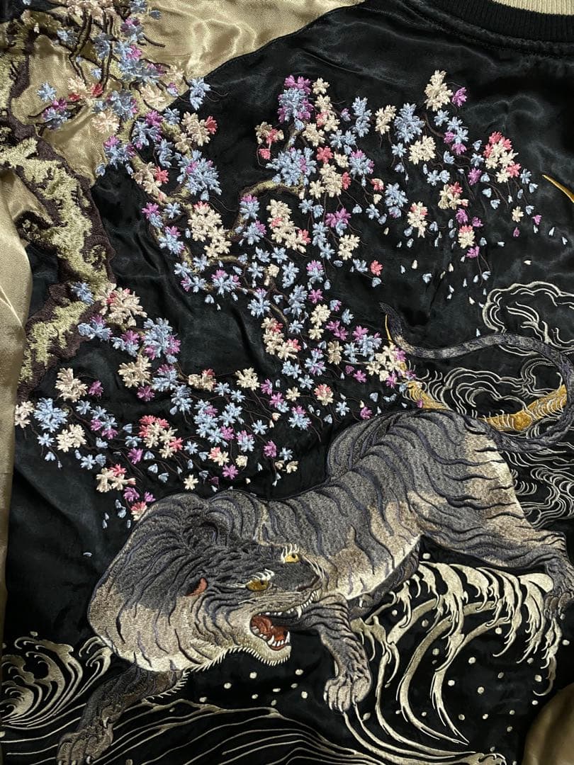 SATORI ２面用 日本限定 虎と桜刺繍 スカジャン レーヨン unisex
