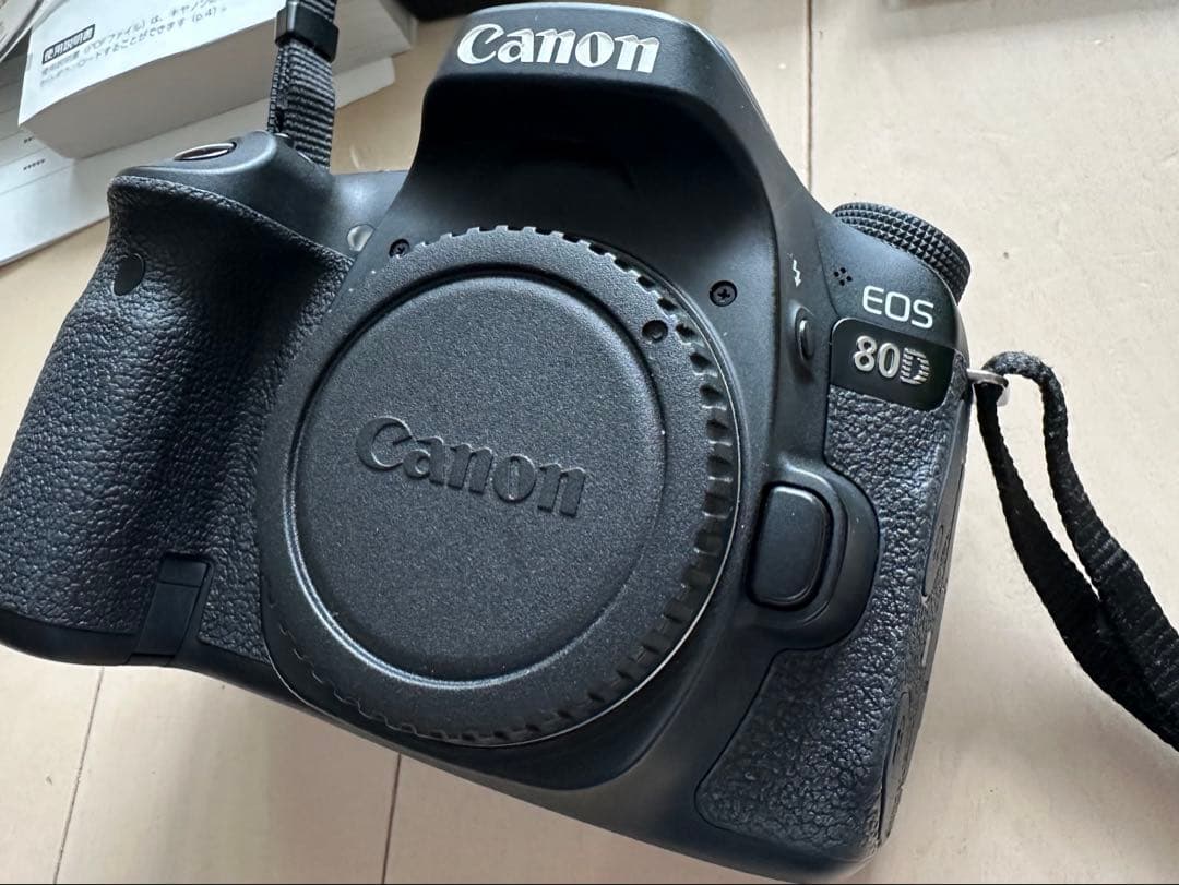 Canon EOS 80D レンズキット　18-135 一眼レフカメラ