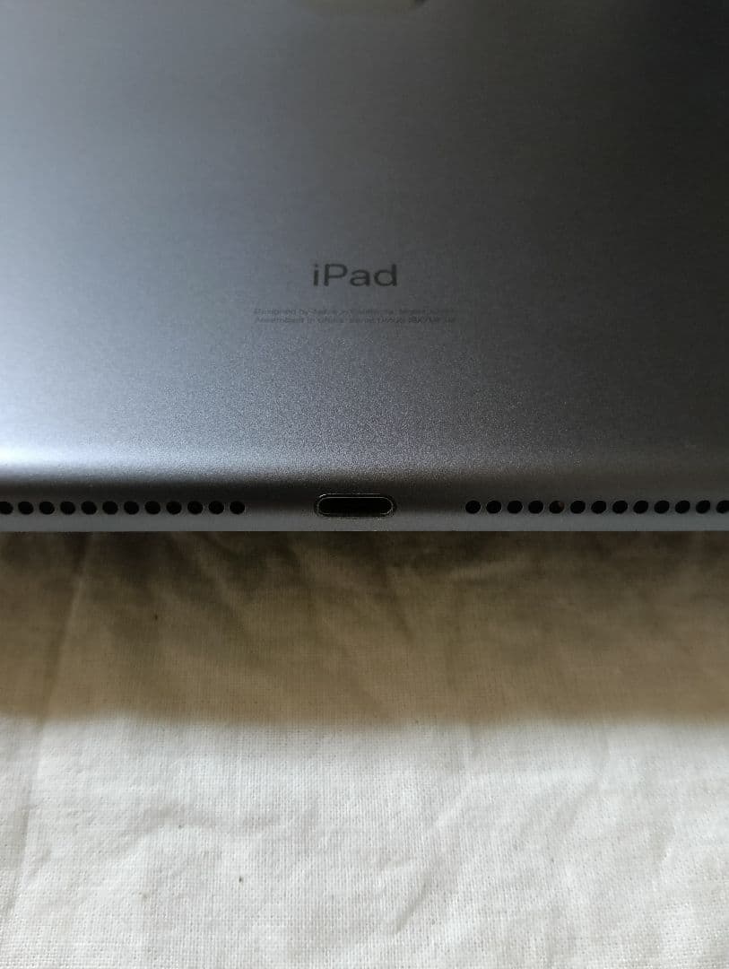 美品 iPad 第7世代 バッテリー81%