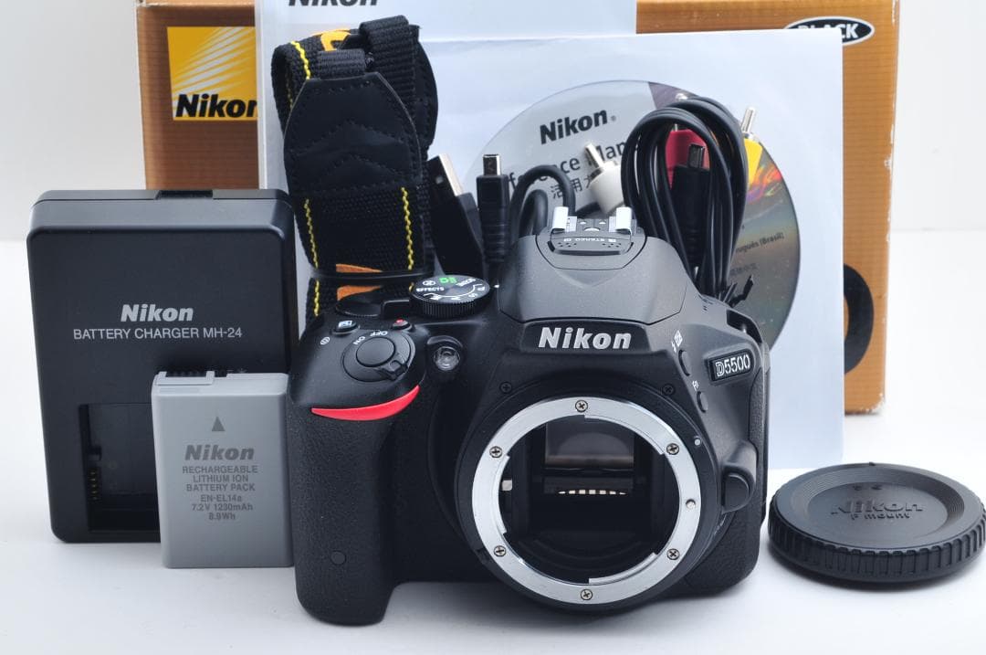 ■新品級■ ニコン Nikon D5500 ≪シャッター660回≫