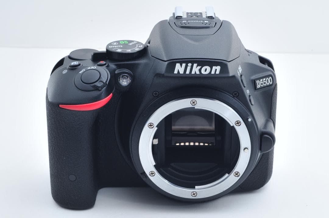 ■新品級■ ニコン Nikon D5500 ≪シャッター660回≫