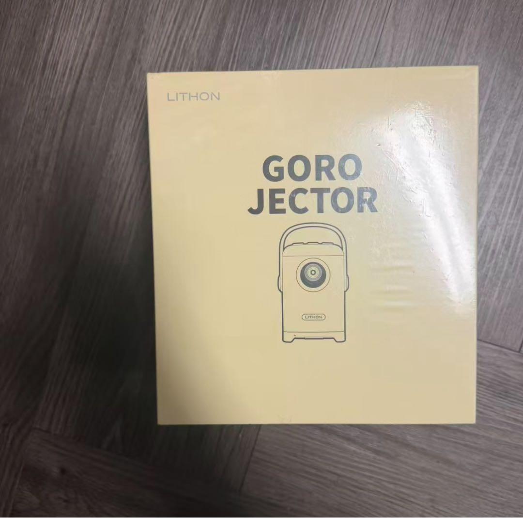 手のひらサイズの小型プロジェクター