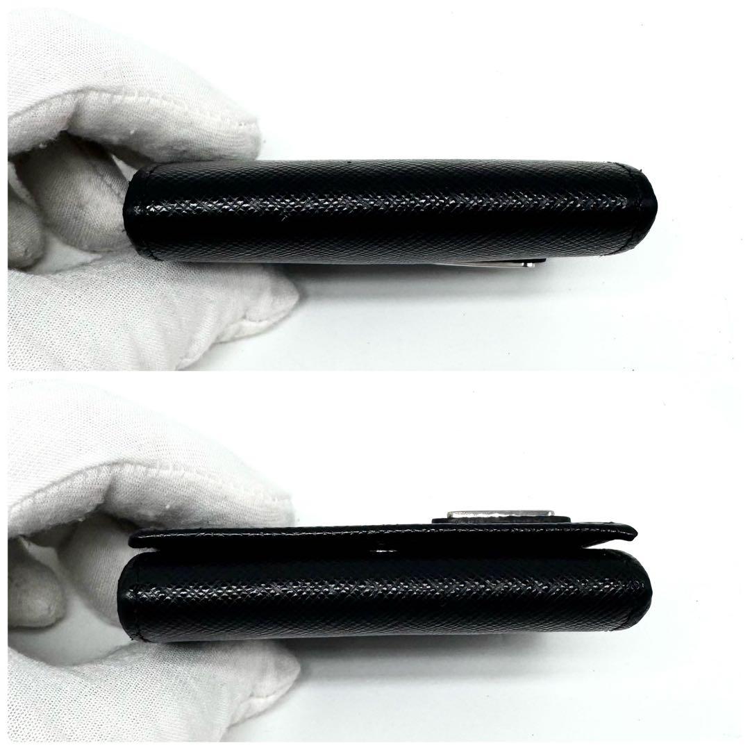 【現行型・未使用級美品✨】プラダ サフィアーノ トライアングル ケース 黒