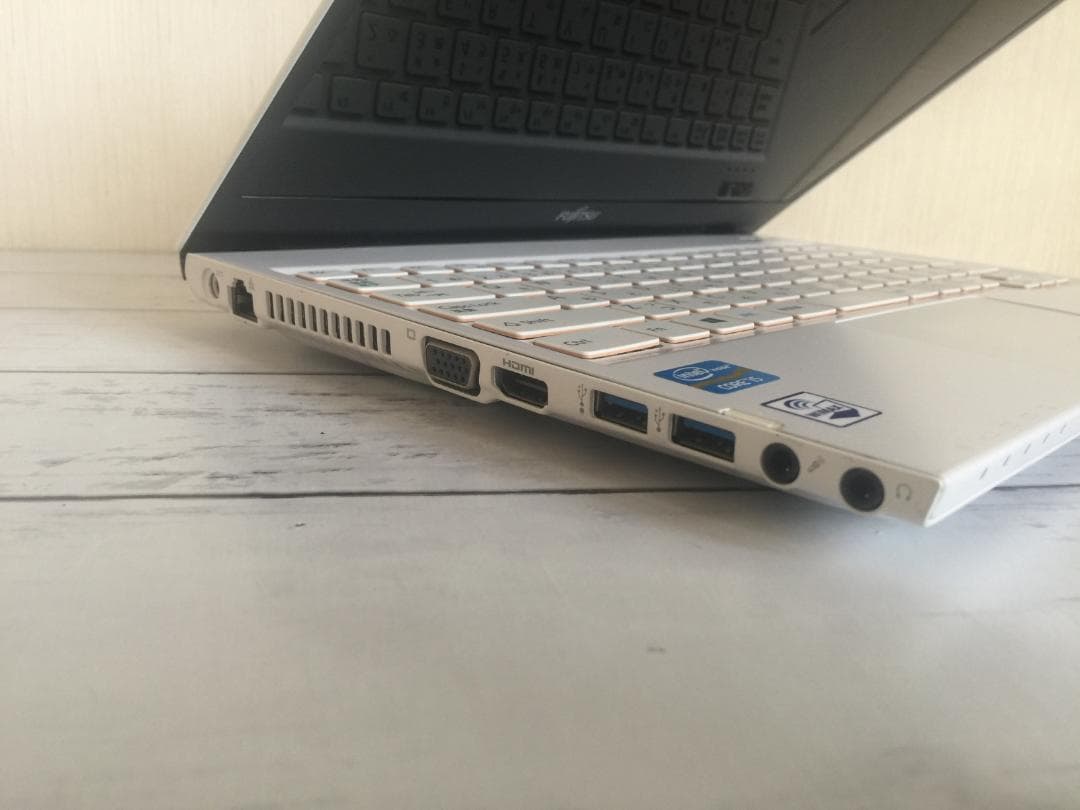 【ズズ】富士通　LIFEBOOK SH54/K 13.3型液晶 コンパクト